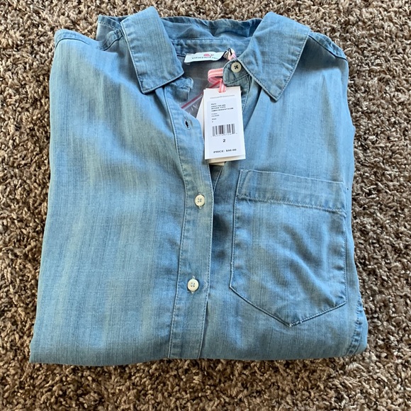 Lot of 2 Vineyard Vines button down shirts - Picture 4 of 8